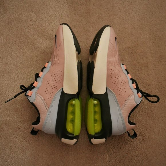 Nike Air Max Verona sneakers in plum chalk / black-ghost (Women's 6.5) - Picture 4 of 9